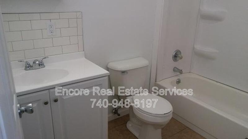 1119 Hollander St Apt C - Photo 2 of 8