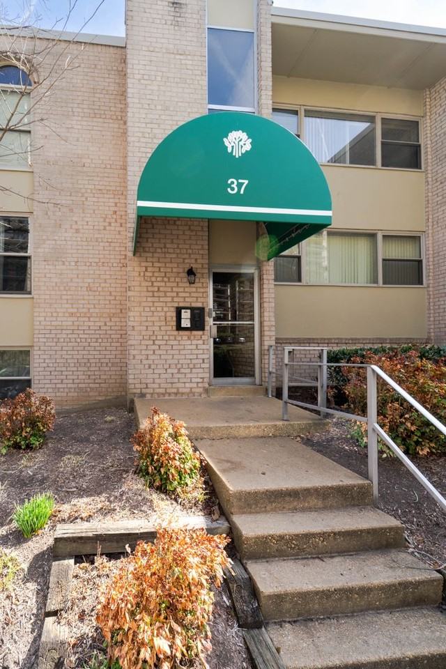 37 Canterbury Sq - Photo 2 of 25