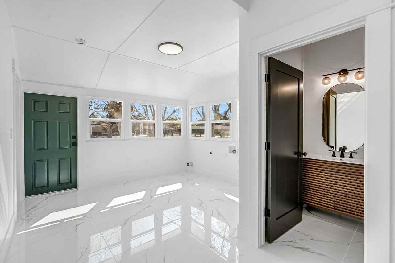 406 Sierra Ave - Photo 7 of 28