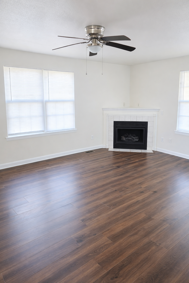 718 Connor St - Photo 2 of 5