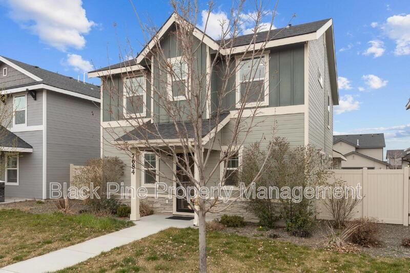 7684 S Sea Breeze Way - Photo 3 of 32