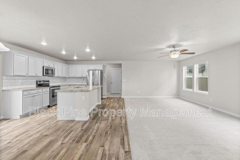 7684 S Sea Breeze Way - Photo 6 of 32