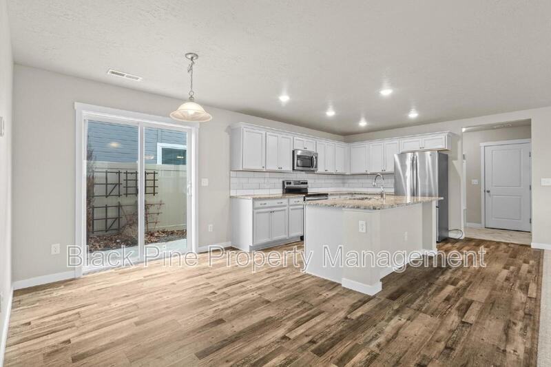 7684 S Sea Breeze Way - Photo 7 of 32