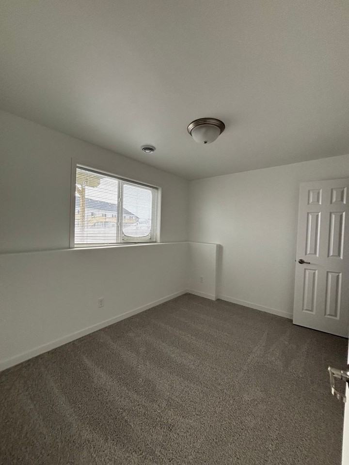 7295 30th St S - Photo 4 of 11