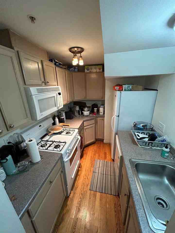 260 Dwight St #B - Photo 6 of 40