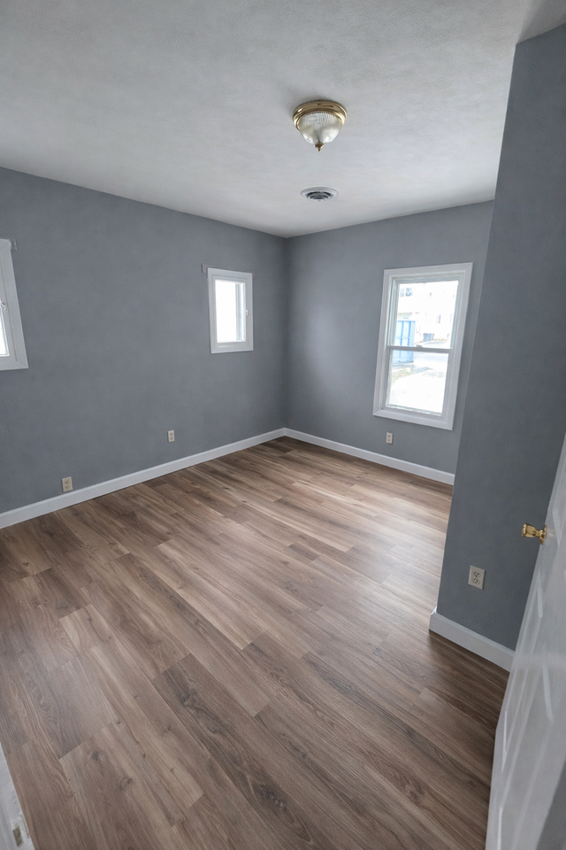 176 S Pence St - Photo 3 of 10