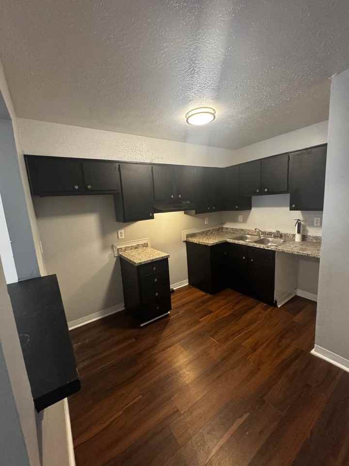 2825 Greenwood - Photo 6 of 6