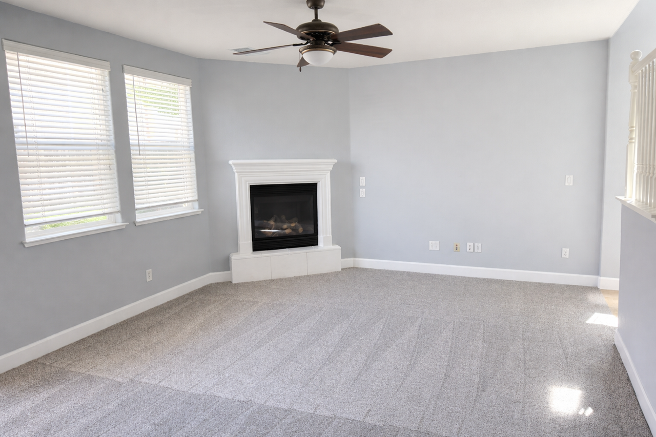 2040 Echo Valley Pkwy - Photo 3 of 22