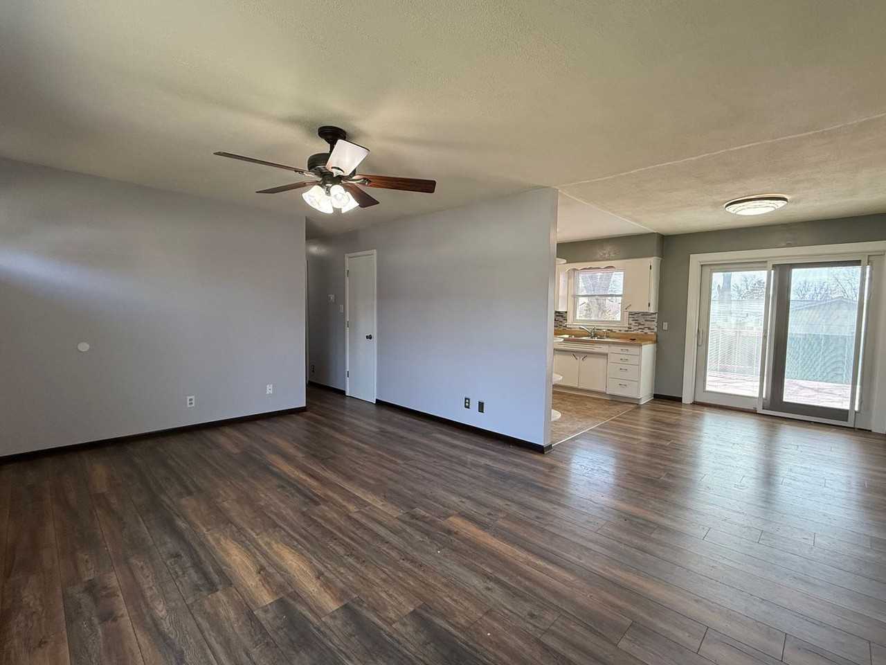207 Wayside Ave - Photo 2 of 17