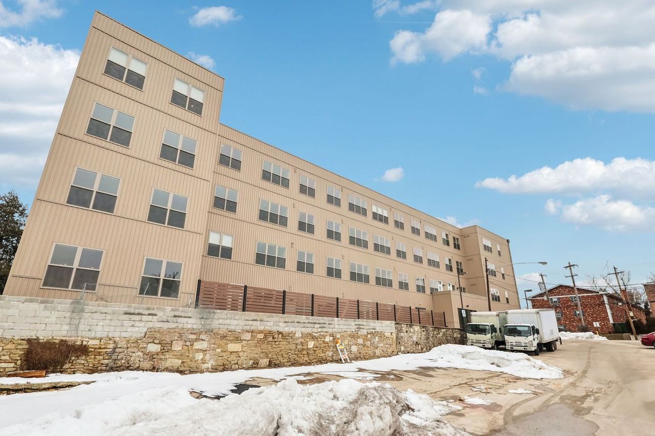 20 West - Photo 4 of 50