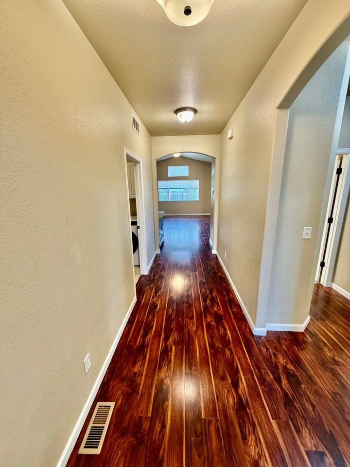 763 Settlers Dr - Photo 2 of 25