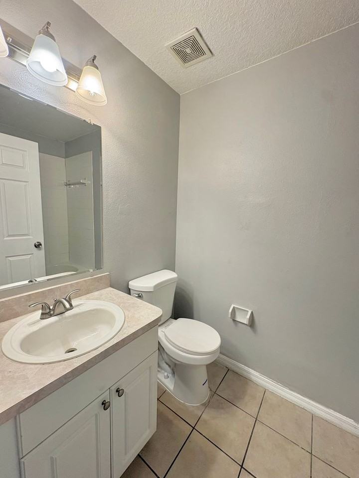 1717 W Nassau St - Photo 7 of 12