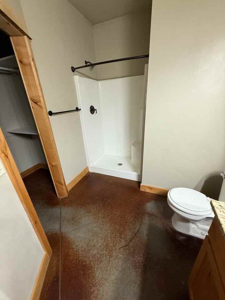 1870 Leeward Ct - Photo 4 of 9