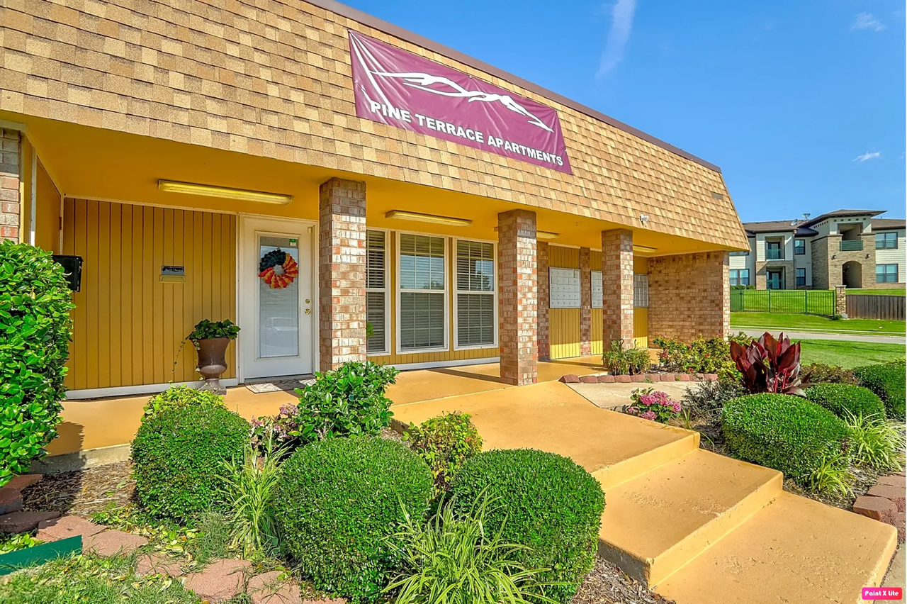 315 SE Warwick Wy - Photo 6 of 7