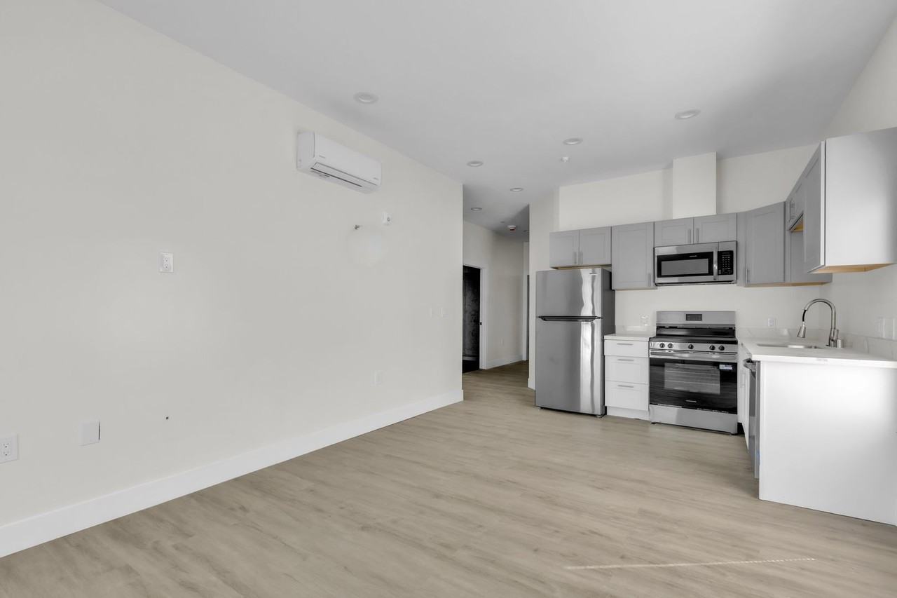 3000 T St #104 - Photo 4 of 12