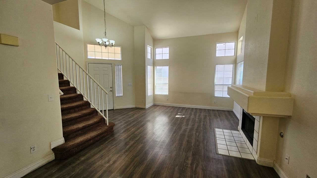 7533 Lorinda Ave - Photo 5 of 19