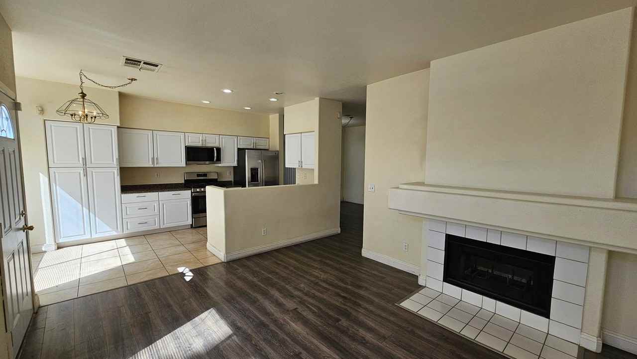 7533 Lorinda Ave - Photo 7 of 19