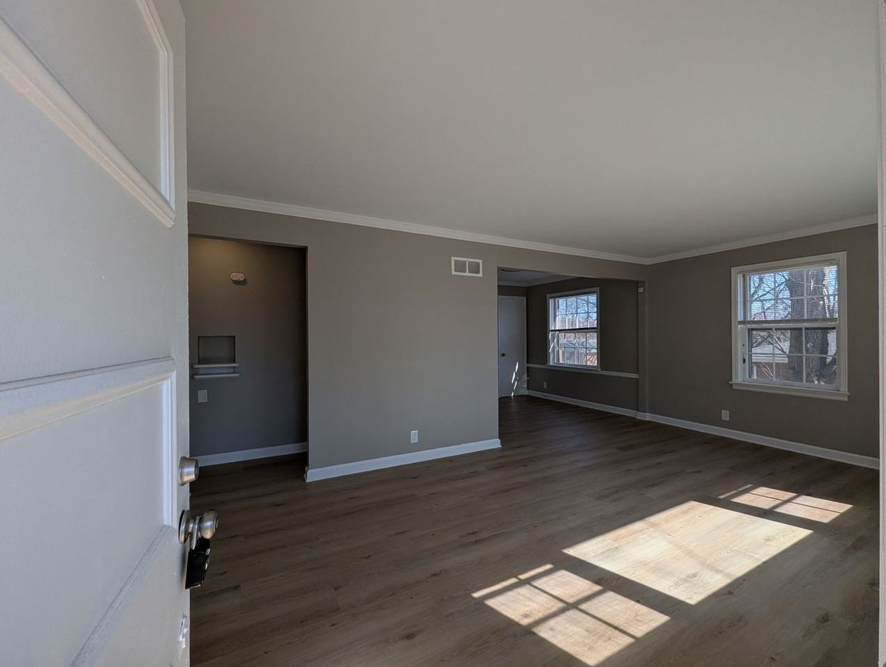 9712 Griffin Dr - Photo 4 of 26