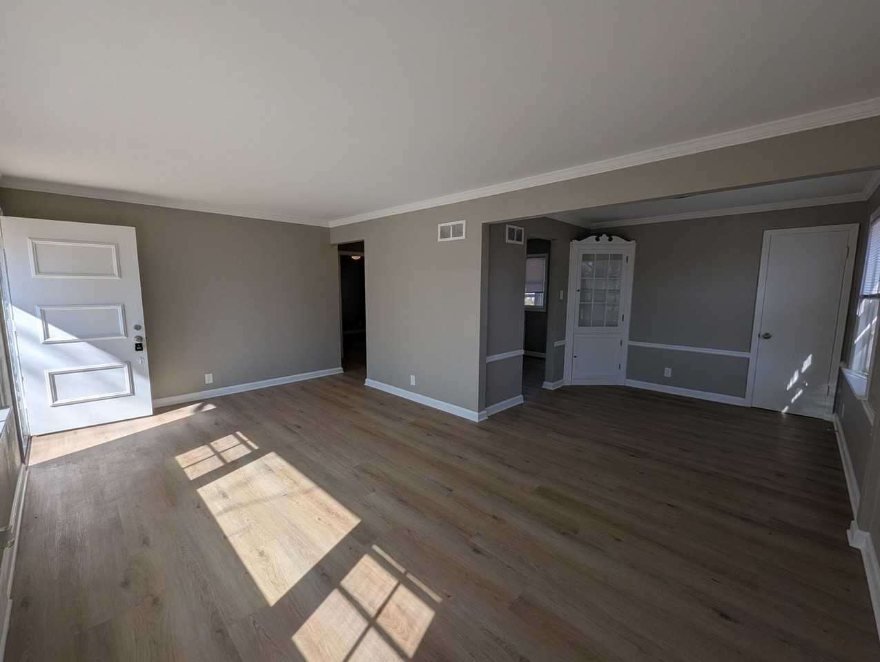 9712 Griffin Dr - Photo 5 of 26