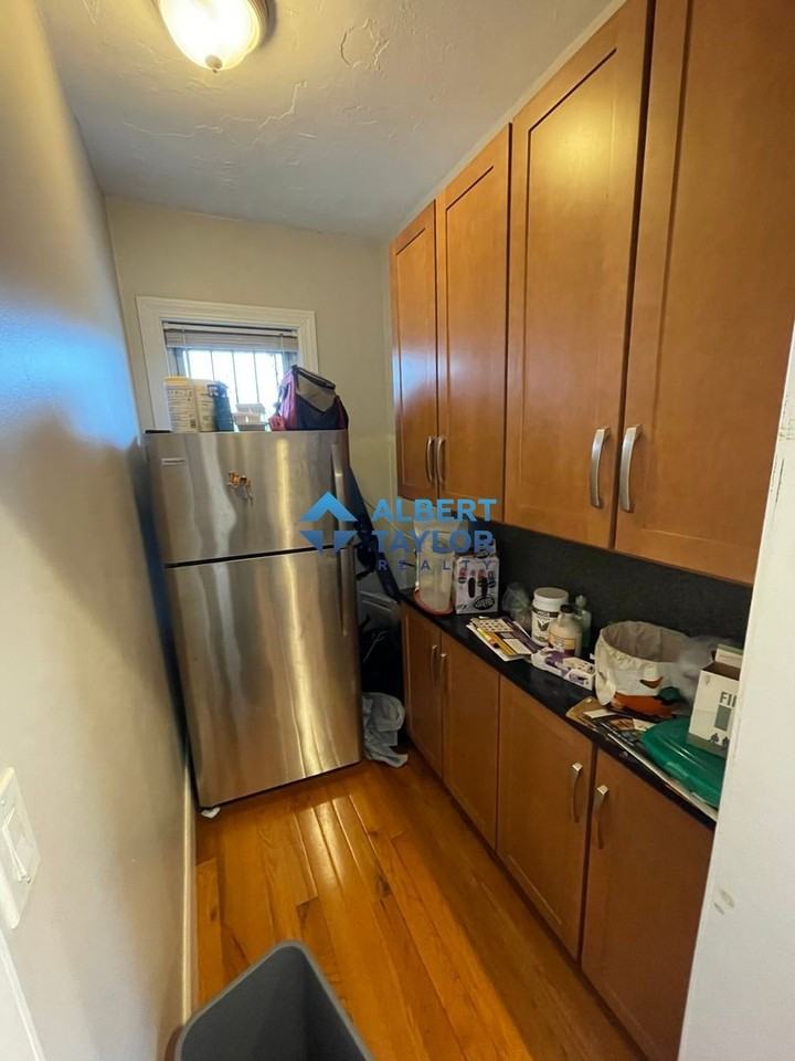 133 Saint Alphonsus St #3 - Photo 6 of 13