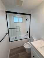 featured image of 10909 Morrison St