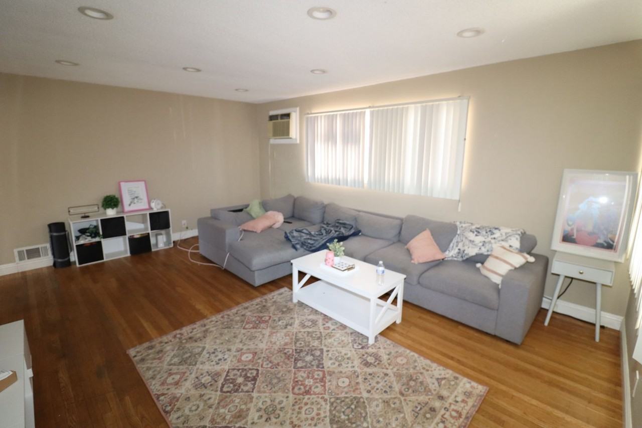 864 N California St - Photo 5 of 19