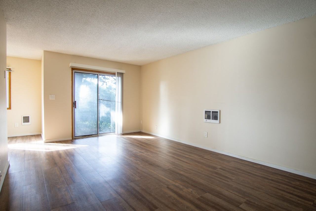 1075 Nw 123rd Ave #11 - Photo 2 of 17