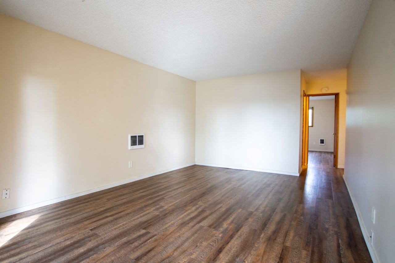 1075 Nw 123rd Ave #11 - Photo 4 of 17