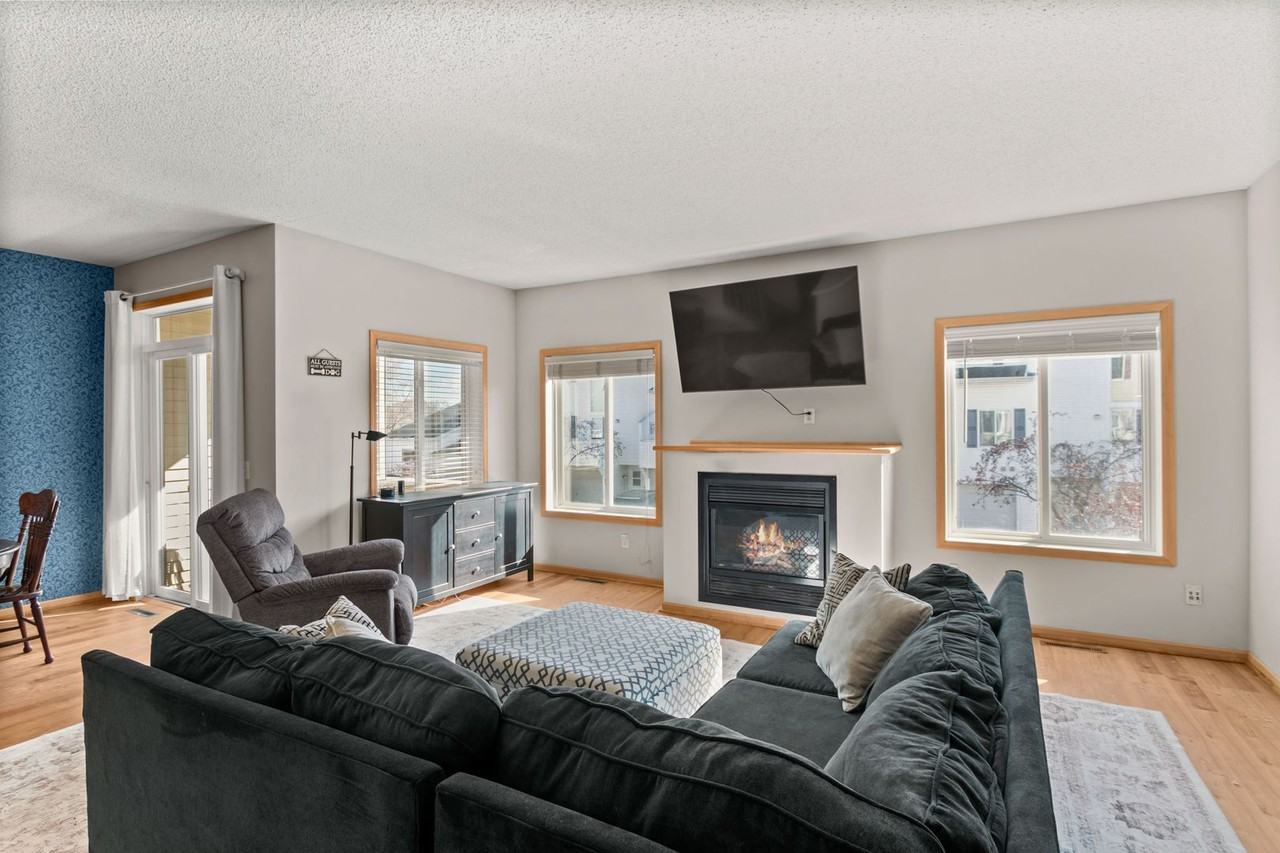 6836 Meadow Grass Ln S - Photo 6 of 11