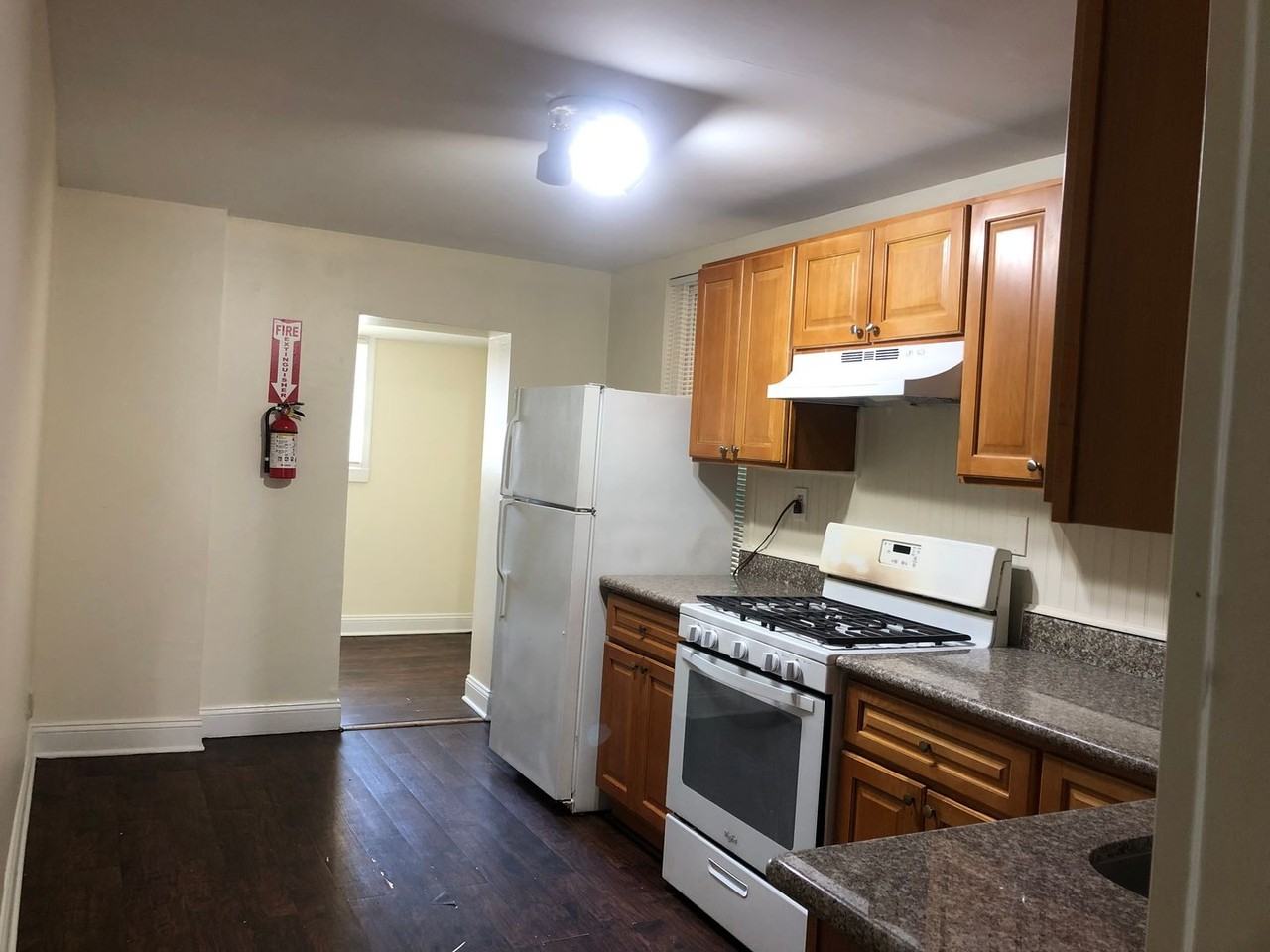707 Beatty St - Photo 2 of 24