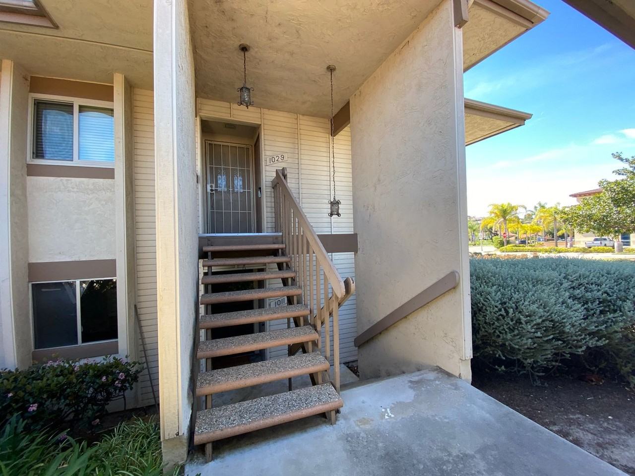 1029 Martina Ct - Photo 2 of 36