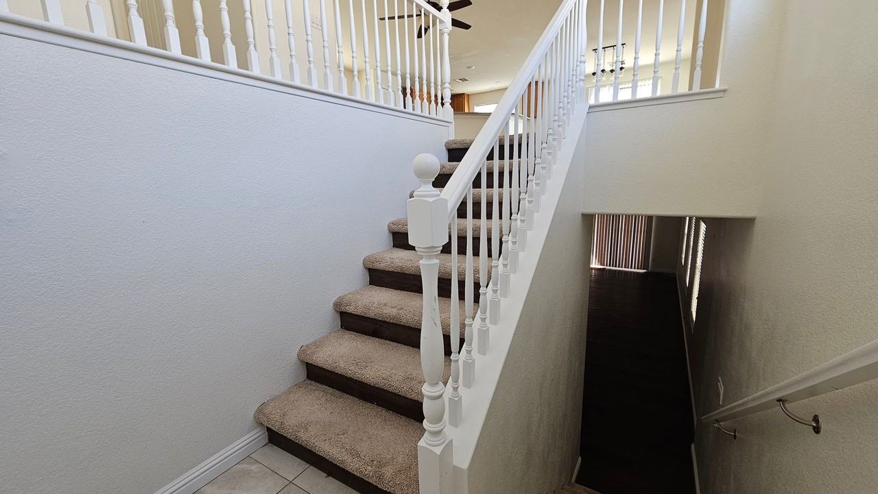 11669 Nardo Ct - Photo 3 of 31