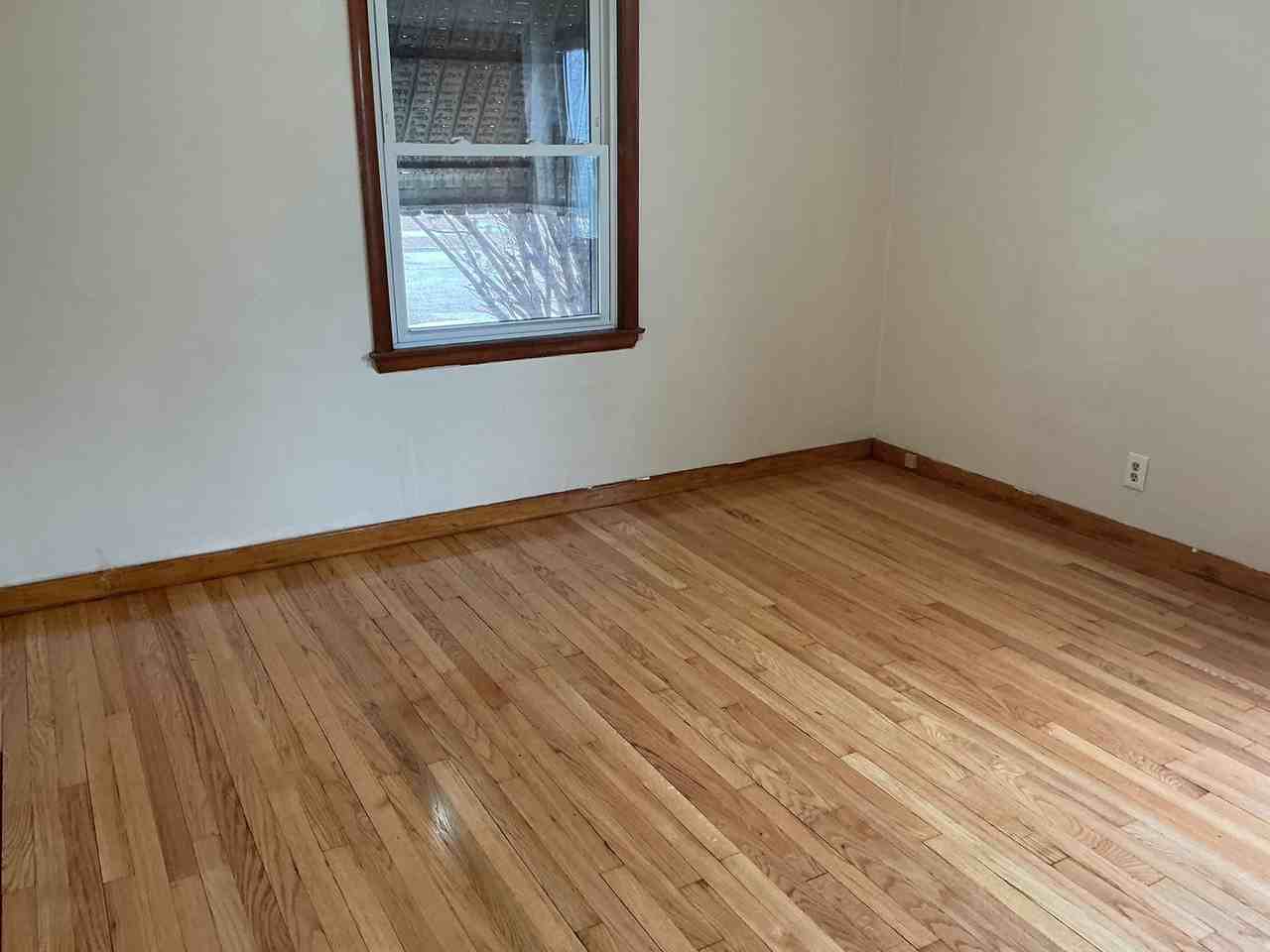 4642 N 45th St - Photo 6 of 16