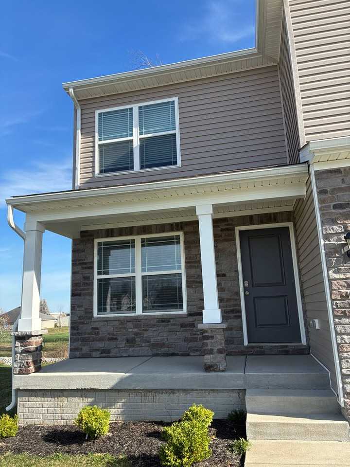 404 Tristan Ln - Photo 4 of 50