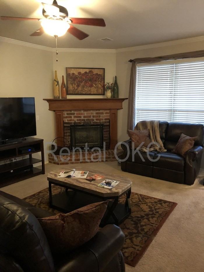 1724 Hemingway Dr - Photo 7 of 14