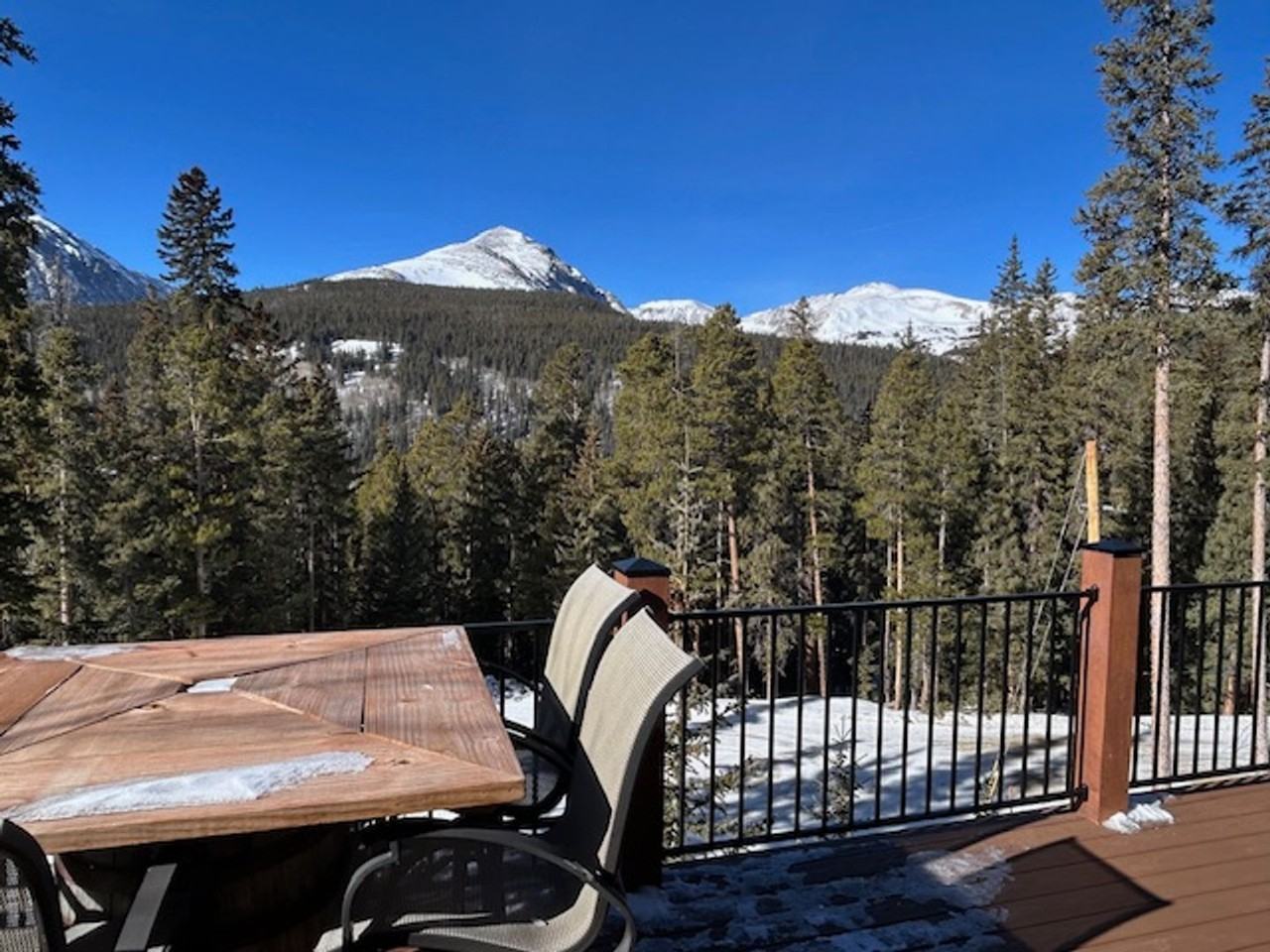 1043 Range Rd - Photo 7 of 31