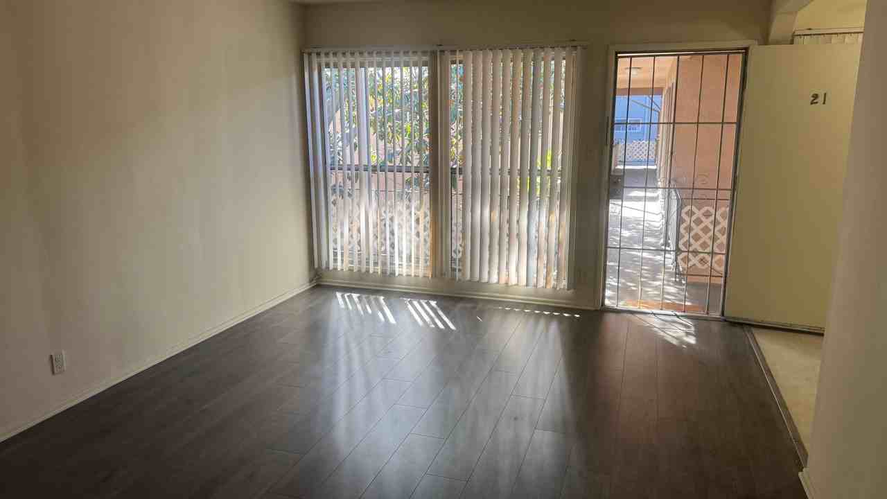 1680 North Wilton Place - Photo 5 of 23