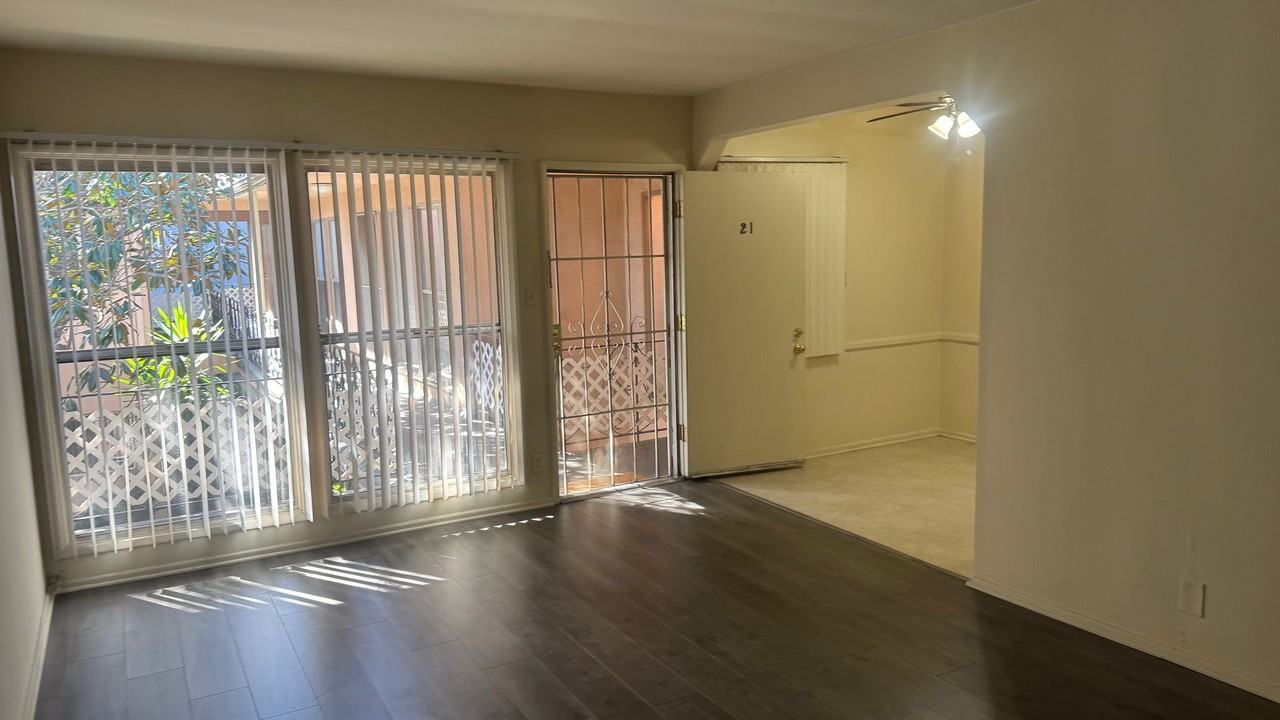 1680 North Wilton Place - Photo 6 of 23