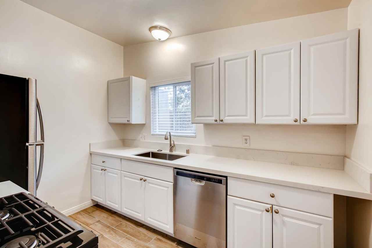 953 Nardo Rd - Photo 2 of 11