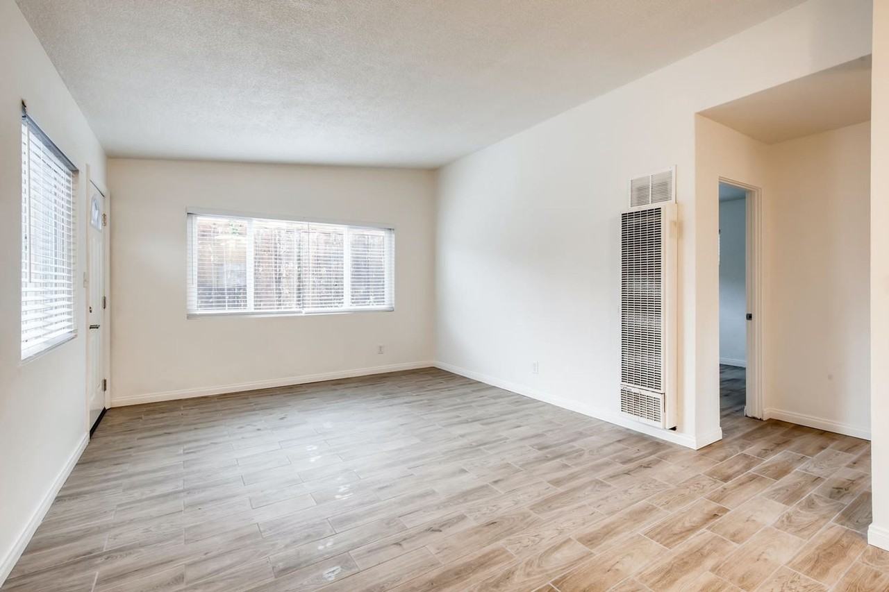 953 Nardo Rd - Photo 6 of 11