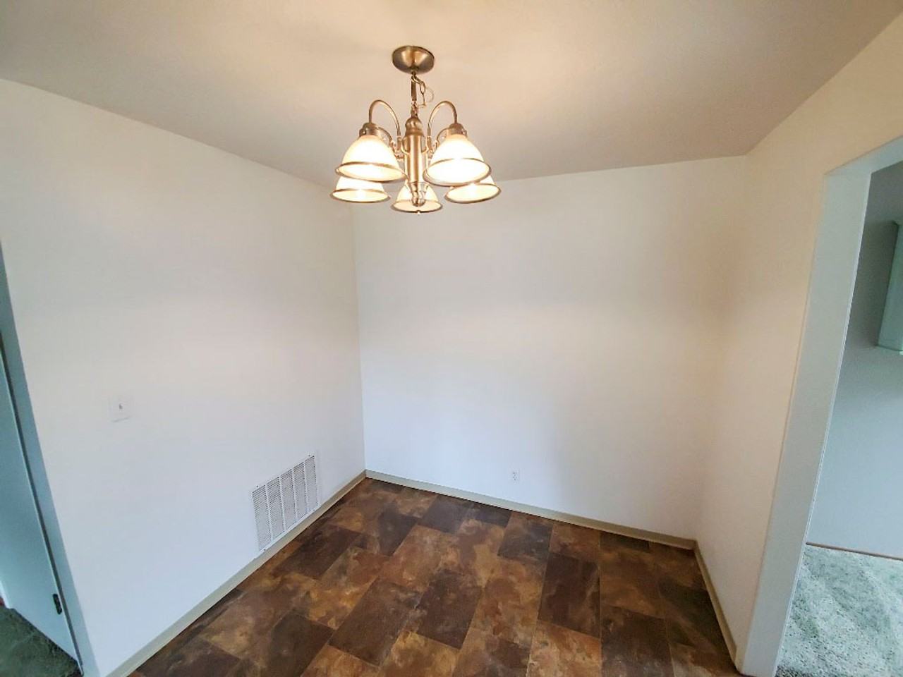 5381 Noe Ave - Photo 4 of 23