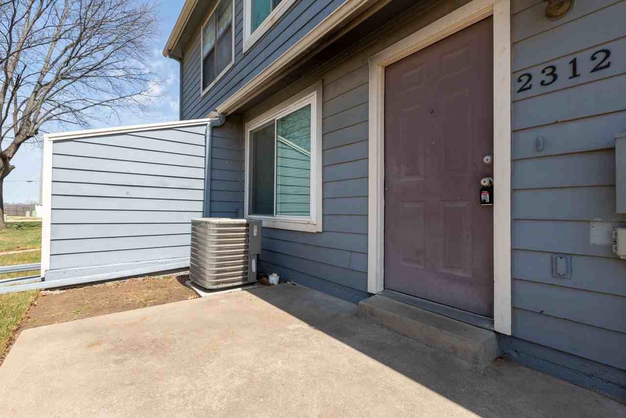 2312 W Quantico St - Photo 3 of 30