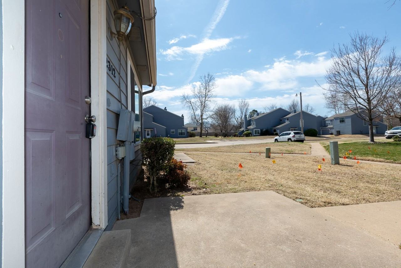 2312 W Quantico St - Photo 4 of 30