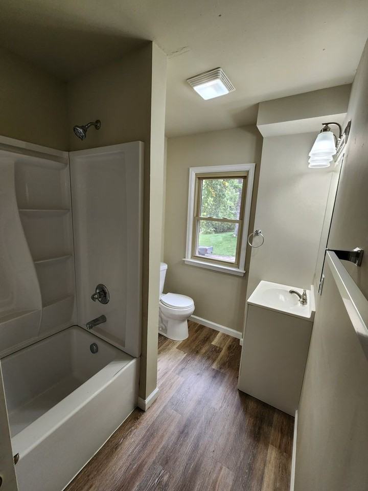 111 Virginia Ave - Photo 7 of 19