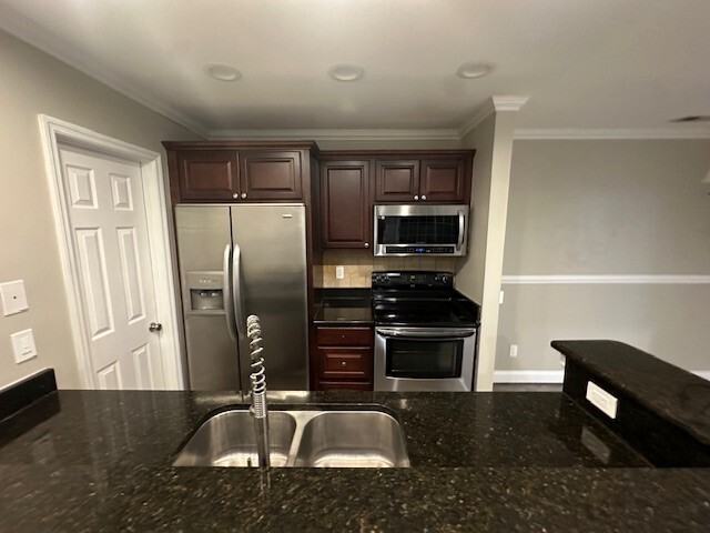 1010 Kingswood Dr #I - Photo 4 of 16