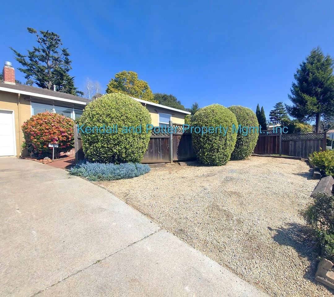 417 Clubhouse Dr - Photo 2 of 25