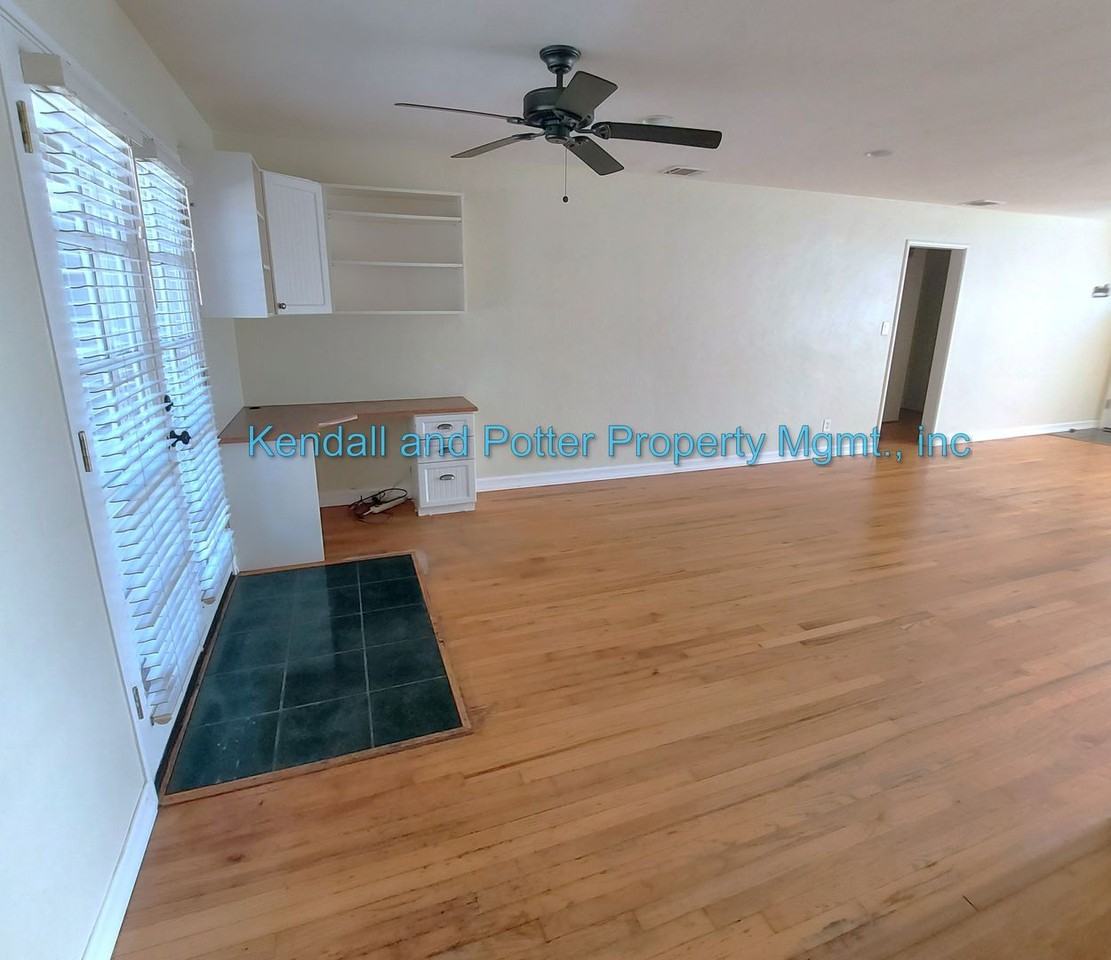 417 Clubhouse Dr - Photo 6 of 25