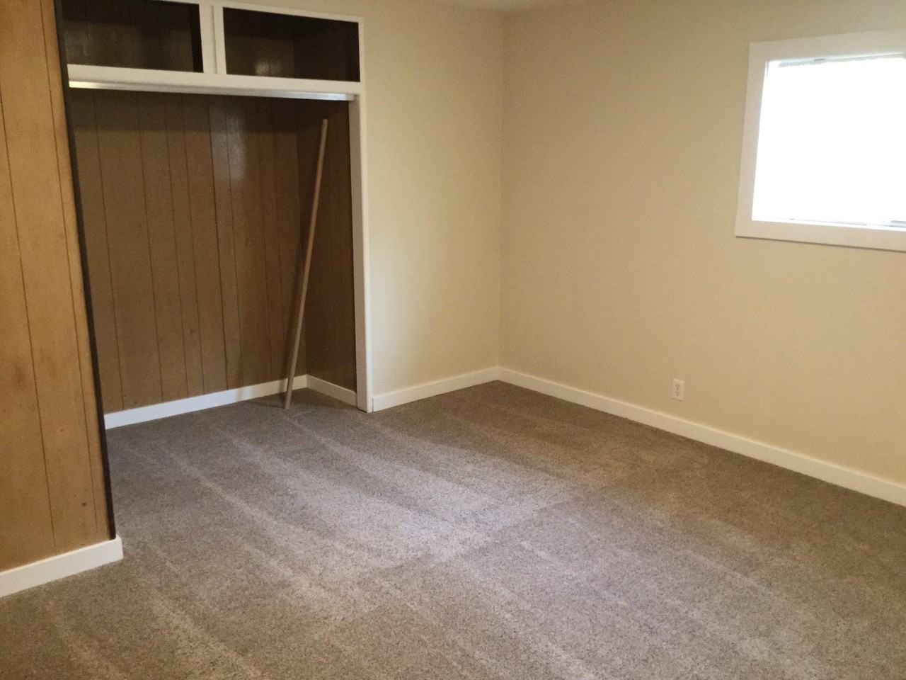 945 Nw Albany Ave - Photo 7 of 13