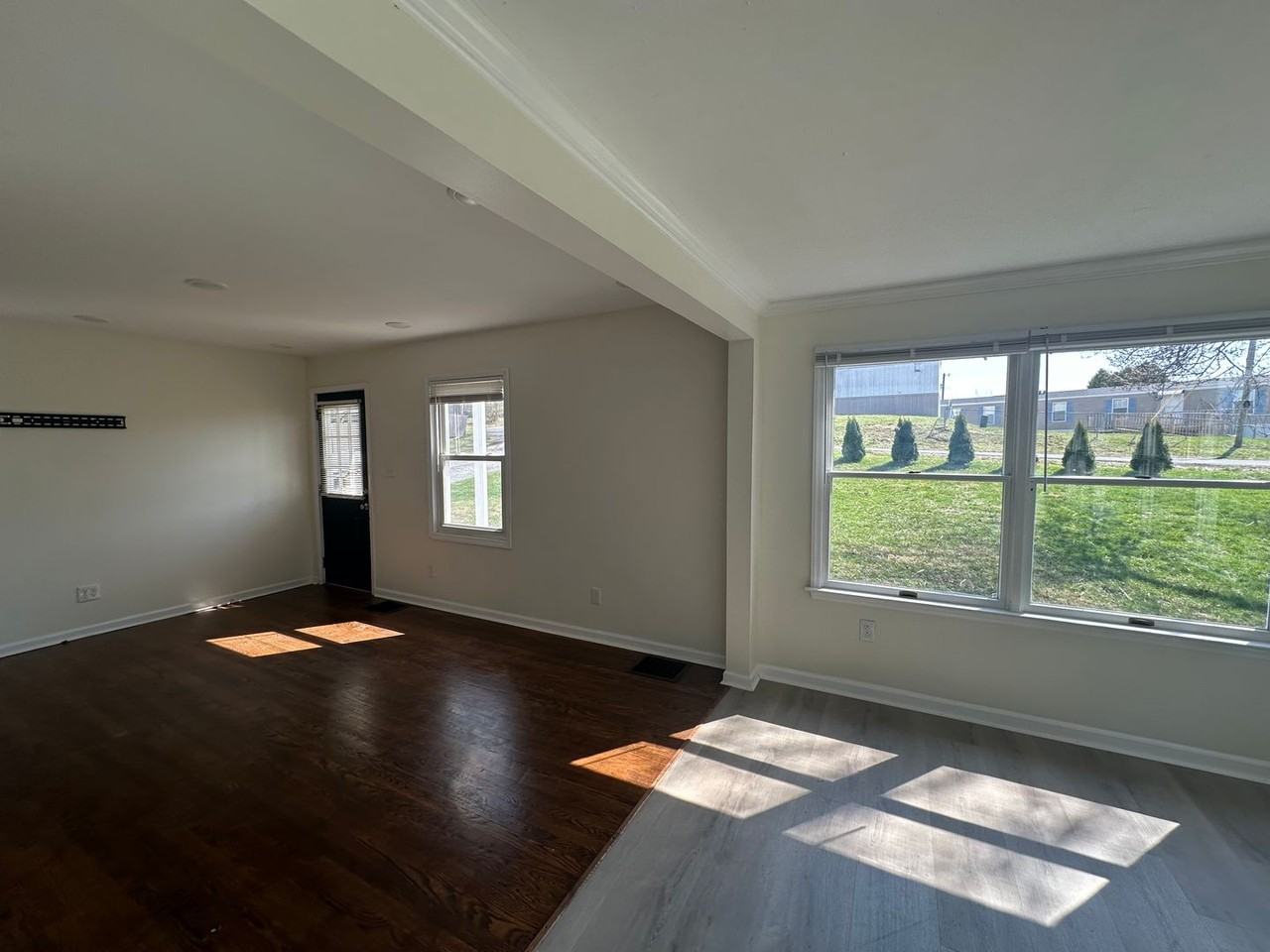 2250 Fairview St - Photo 3 of 11