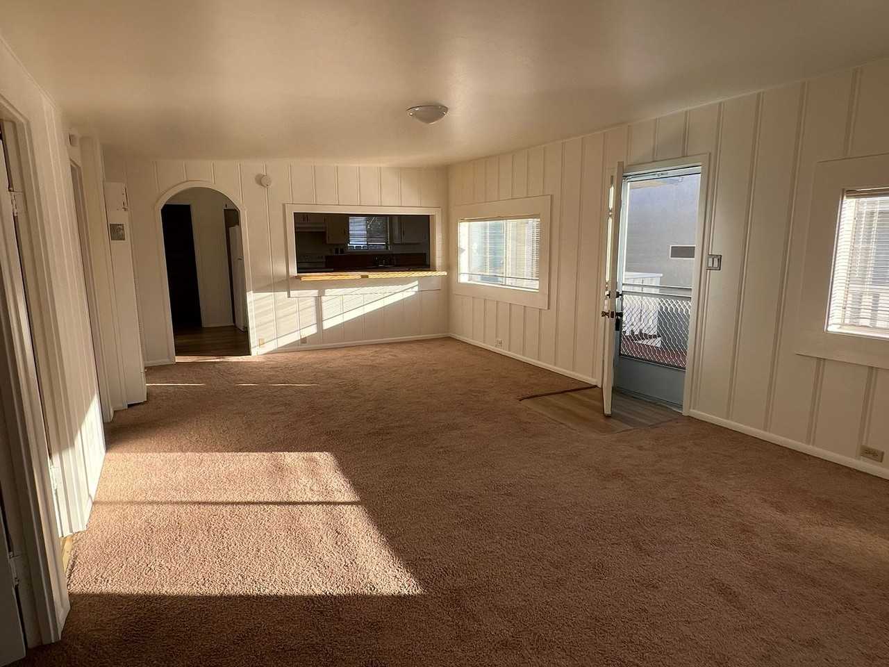486 Trinidad St - Photo 3 of 15